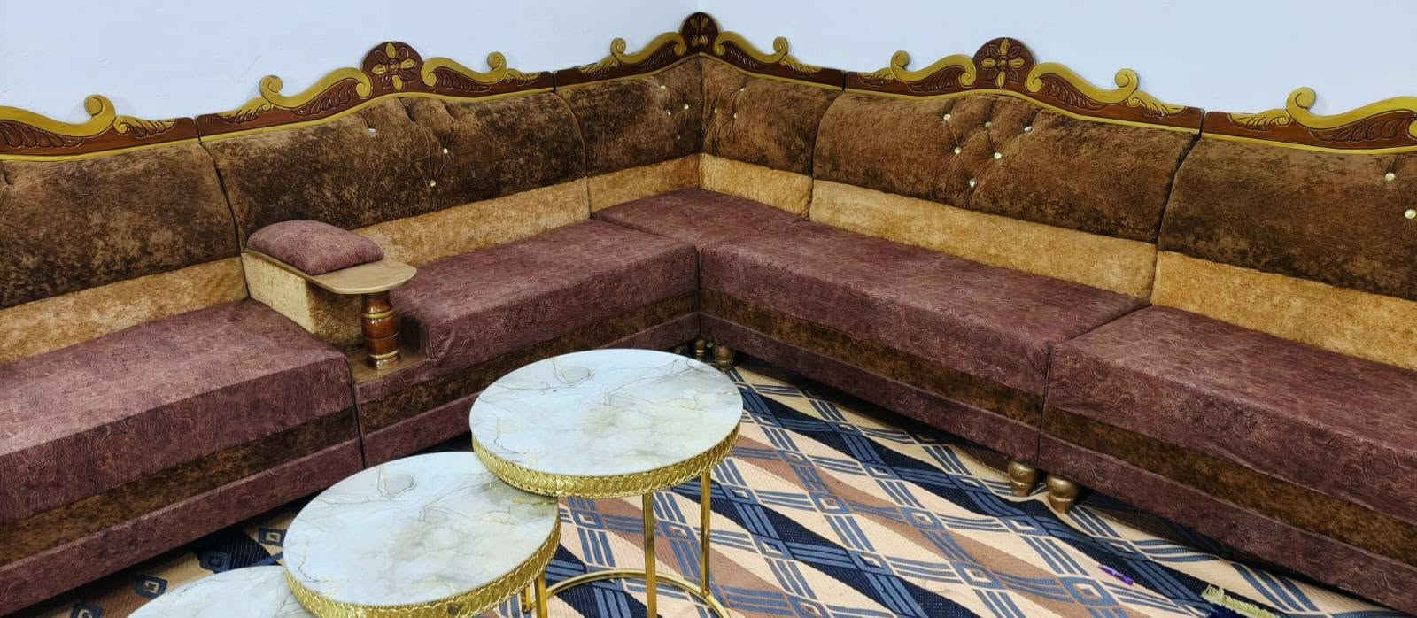 ديوان ١٤ مقعد • درجة أولى • بدون ضرر