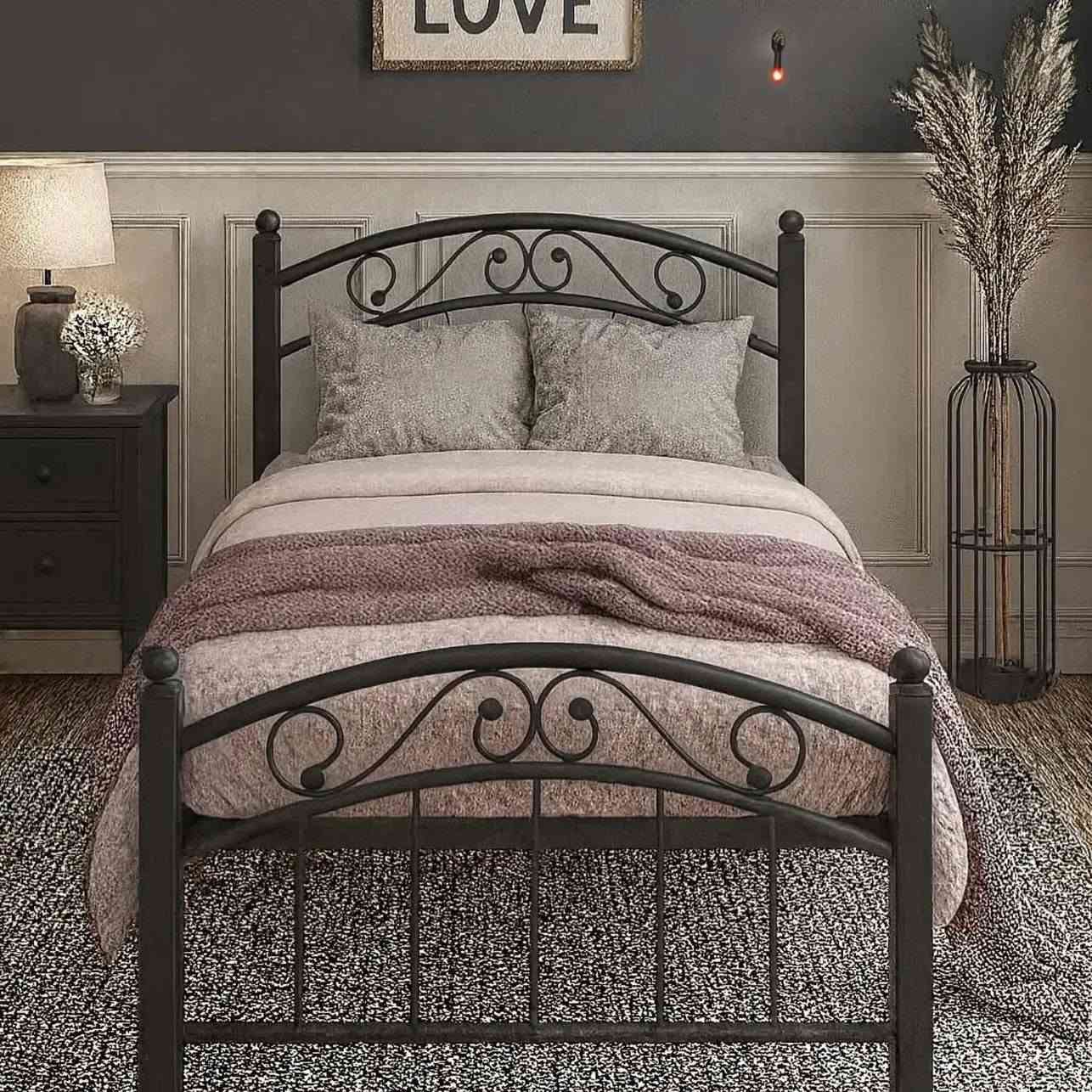 🔥🔥 عــــرض نــــار 🔥🔥
🛏️ سرير بتصميم ماليزي أنيق وعصري — فرصة لا تفوّت! 😍
🟩✔️ يتحمل وزنًا حتى 300 كغم 💪
🟩✔️ العرض: 90 سم
🟩✔️ الطول: 190 سم
🟩✔️ متوفر بلونين: أسود 🖤 وأبيض 🤍
🟩✔️ توصيل لجميع المحافظات 🚚
📩 للحجز والاستفسار: راسلونا على الخاص 💬
🔥 سارع بالحجز قبل نفاذ الكمية
اتصال+واتساب ***********

يوجد خصم عند طلب اكثر من سرير
