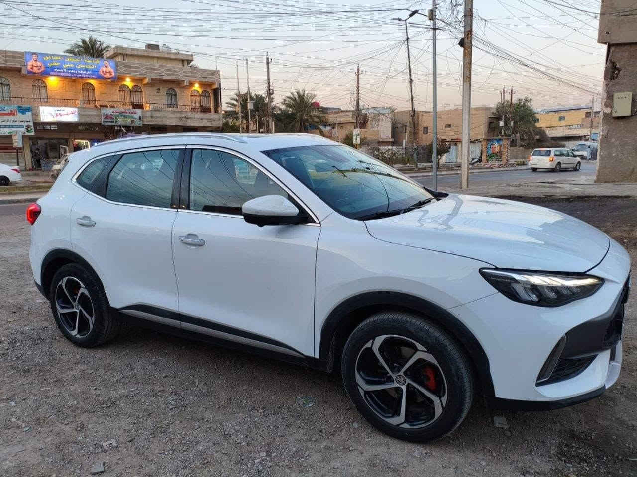 MG  HS 2023
LUX 2.0T 

المحرك 2000 أربعة سلندر  تيربو 
السياره ماشيه 15000 
السياره كامل مواصفات اعله فئه بال MG

🔺السياره ماخذه من الشركه 2025 شهر العاشر 

🔵    المواصفات 

♦️ المقاعد جلد
♦️ فتحة سقف 
♦️ كامره 360   
♦️ النقطه العمياء 
♦️ مرايه جانبيه كهرباء 
♦️ صندوق كهرباء
♦️ تدفئه المقاعد 
♦️ مثبت سرعه 
♦️ 8 وسائد هوائيه 
♦️ فرامل الوقوف كهربائيه 
♦️ حساسات ضغط الإطارات 

📌السياره بيه طخه بسيطه بالباب تصلح بارد
 
📌 مسويله صيانه بالشركه قبل اسبوع ومبدل دهن 

📌بيه ضمان مال الشركه لمدة أربع  سنوات
 

السعر  المطلوب 145 ورقه وبيه مجال 

 
***********

مكاني بغداد
