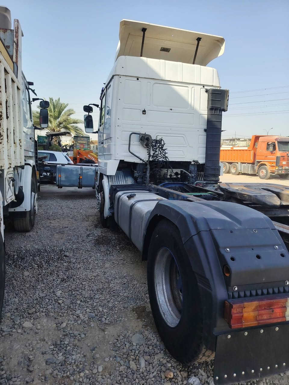 للبيع راس تريله موديل 95 143/450 رقم نينوى انكليزي باسمي قماره بدون صبغ شاصي مكفول لافطر ولا كسر اكسل بومه حديث بنز مكينه كير اكسل كله شرط كله اصلي وبلادي السياره متواجده بمعرض شهاب الزبيدي ايسر الموصل للاستفسار ***********
