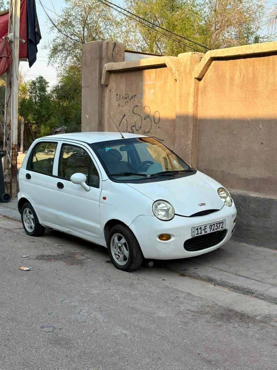 سلام عليكم للبيع (فقط) 
كيو كيو رقم بغداد انكليزي  مداور ثاني يوم بسمك
سياره جاهزة وكاملة برغي مذب عليها 
كير عادي السياره .!
تخم تاير نضيف تبريد شغال ثلج
السياره بلحقيقة احلى من صورة 
مكاني نجف الاشرف حي المعلمين 
بيع فقط السعر 35 وبيها مجال لشراي 
رقم الهاتف ‭***********‬
