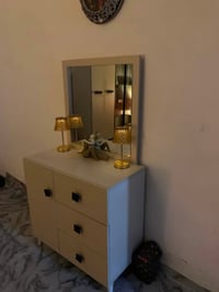 عندي غرفه نوم تركيه بيها.لد داخل كنتور وبياها بل جربايه لد جديده مستخد...