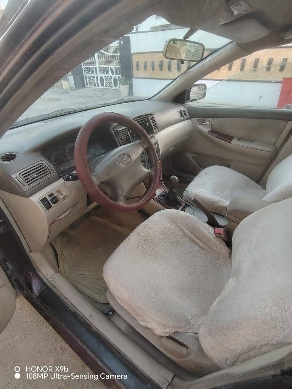 السلام عليكم
كورلا موديل 2004
مكينه جديده 
كير عادي 
حداديه 
تخم ويل تخم تاير 
السياره مصبوغه عام ما بيه ضربه مكفولة 
نقص تبريد فقط 
رقم اربيل تريد تحويل تريد وكاله السنويه لل 2030
*********** واتساب 
*********** واتساب 
السعر 65 ورقه و بيه مجال 
مكان السياره نجف
