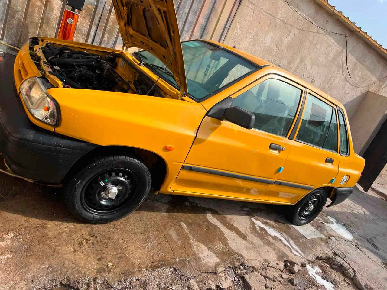 السلام عليكم ورحمة سايبا موديل 12 للبيع جاهزه وحلوه مال عيشه السعر 22رقم بغداد تحويل ثاني كير مكينه خير من الله السياره وهاي صورهه عنوانهه بغداد التاجيات رقم الهاتف ***********
