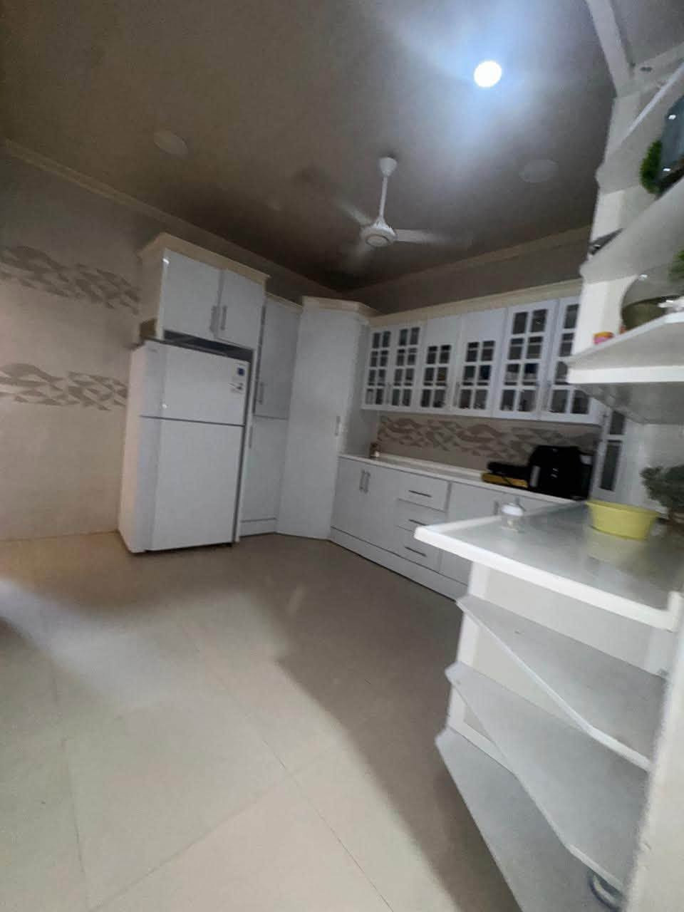 🔶#بيت_في_مجمع_الدوح_السكني
  🏠 المساحة 250 متر طابق واحد 
🏠البيت كلش متعوب عليه حر غير مطلوب 
       لاي مصرف 
🏠 مكتب خالد للعقارات / الحيدرية / شارع 
      المحافظة  /قرب افران العامل
☎️ ***********
     ***********
