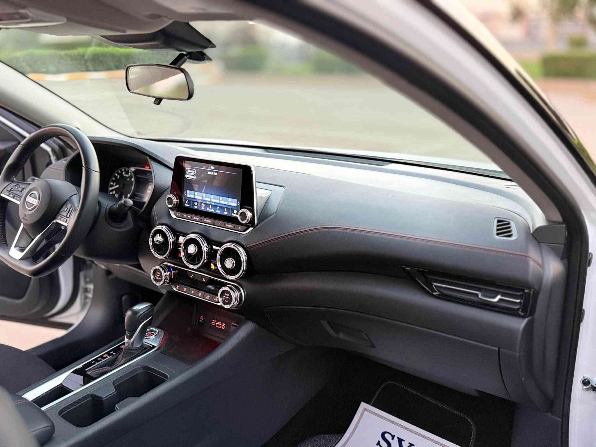 🚘 للبيع | نيسان سنترا SR 2024

Nissan Sentra SR 2024
📍 الموقع: أربيل
🔹 اللون: أبيض صدفي
🔹 الممشى: 6000 ميل فقط 
🔹 المحرك: 2.0 لتر / 2000 CC

⭐ المواصفات:

✔️ أضواء زينون
✔️ سقف أسود
✔️ بصمة أبواب + تشغيل بصمة
✔️ تشغيل عن بُعد
✔️ شاشة كبيرة مع Apple CarPlay
✔️ كاميرات + حساسات + رادارات
✔️ أوضاع قيادة ECO / NORMAL / SPORT
✔️ والعديد من الإضافات الأخرى

🔧 حالة السيارة:

✅ جاملغ أمامي صبغ وباب خلفي يمين كلير 
✅ بدون أيرباك — جميع الأيرباكات أصلية ولم تفتح

🔑 رقم الشاصي:

3N1AB8DV2RY331705

💰 السعر:
15,800$
💬 قابل للتفاوض بعد المعاينة

🔢 الترقيم:
السيارة بدون رقم
يمكن ترقيمها في أربيل / دهوك / السليمانية
💵 كلفة الرقم 1,100$ على المشتري

📍 الموقع: أربيل

📞 ***********
واتساب / اتصال / فايبر أربيل, العراق
