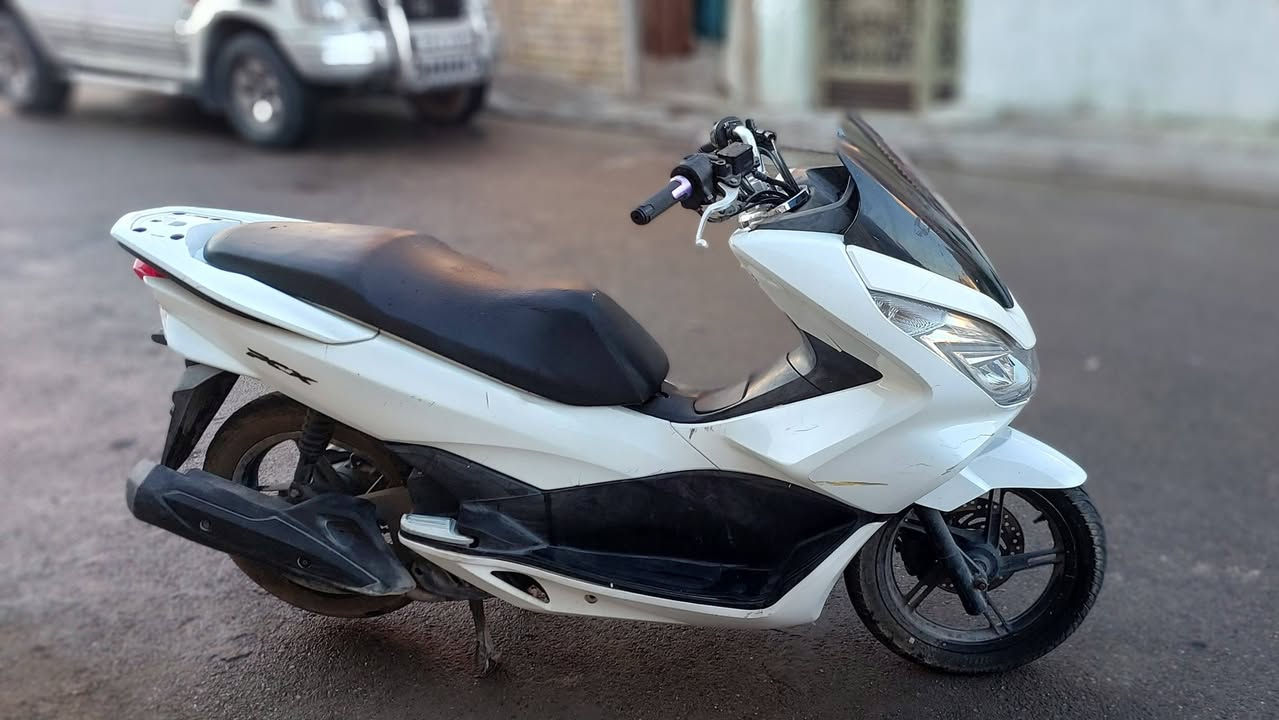 PCX الجيل الثاني
الدراجه طافيه 
للاستفسار اكثر الاتصال بالرقم 
***********
السعر ٩٠٠ وبيهة مجال بسيط
