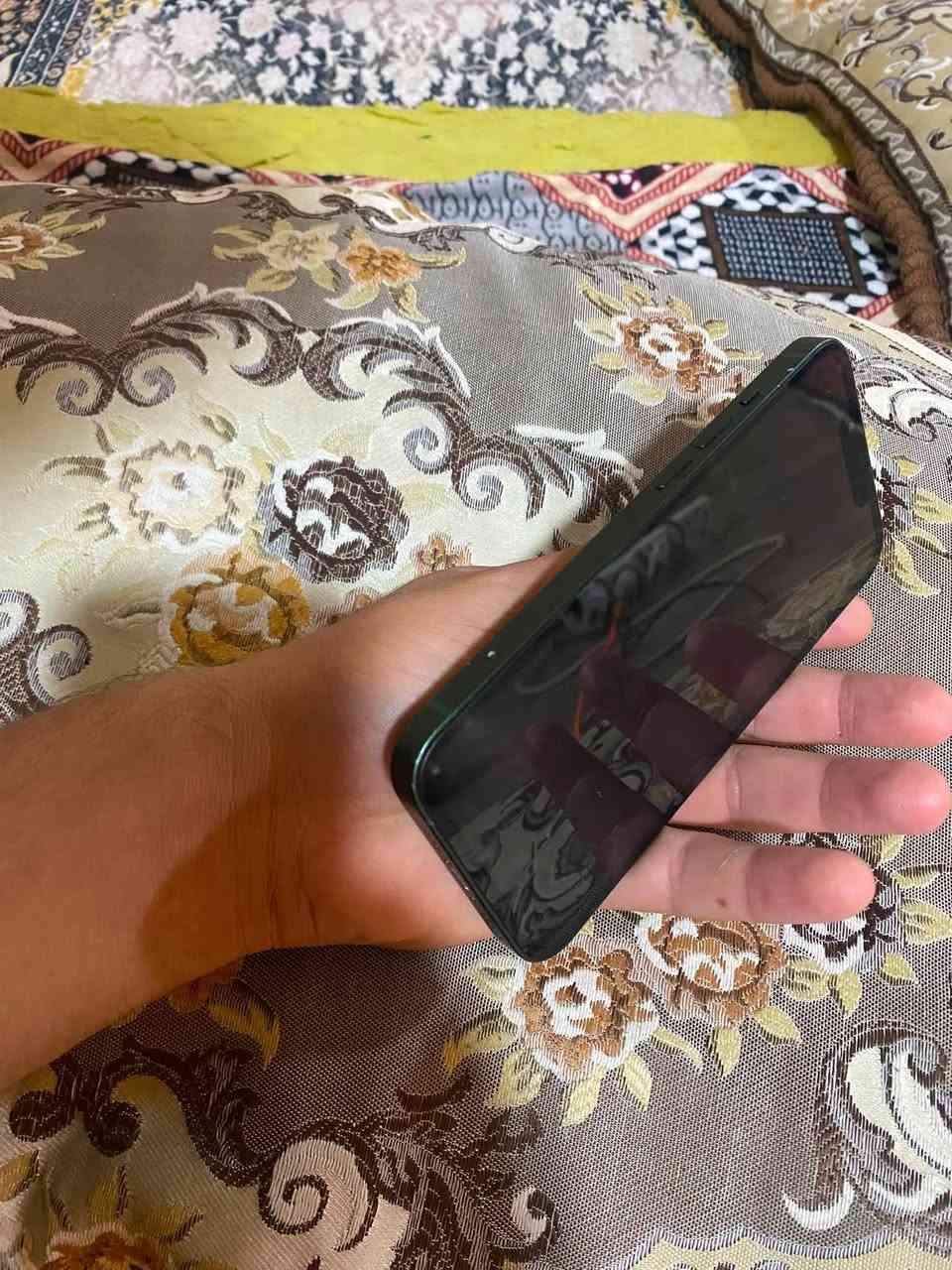 السلام عليكم ايفون ١٣ عادي للبيع
ذاكرة ١٢٨  بطارية٧١
مبدلة شاشة مال تفليش فقط نضيف حيل 
ويرهم مراوس ماطور شحن آر 9
السعر 380 وبي مجال اتصال وتدلل
هـ ***********
