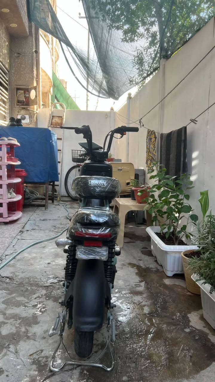 دراجه شحن موديل 26 شركه الريان
حجم14 
 و كل ملحقاتها موجوده 
 والدراجه اي نقص مابيها
اربع بطاريات كلشي مابيهن يلهثن لهث
والدراجه جديده
السعر 250 وبي مجال
بغداد السيديه 773 944 8764
