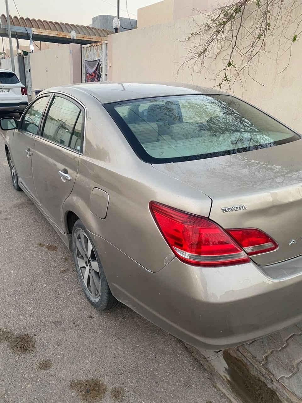 للبيع أو المراوس | تويوتا أفالون موديل 2007
المواصفات العامة:
 * الموديل: 2007
 * المحرك: V6 سعة 3.5 لتر (محرك قوي وهادئ)
 * الكير: أوتوماتيك
 * اللون: [نحاسي]
 * مكان السيارة النجف / رقم بغداد
المزايا والتفاصيل:
 * السعر 78
 * المراوس: متوفر حسب الرغبة مع سيارة أحدث أو أصغر حسب الاتفاق.
للتواصل والاستفسار:
 * رقم الهاتف / *********** النجف, العراق
