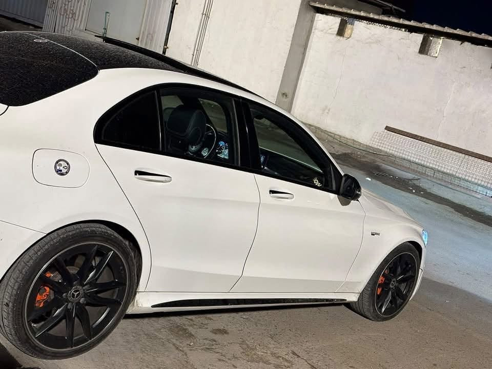 للبيع مارسيدس C43 توين توربو V6
موديل 2021

السيارة فول مواصفات AMG بلادي

ماشية 78 الف كيلو

رادار امامي

حساسات

حساس جانبي

كامرة 360 درجة

مستشعر وقوف

كشنات جلد

تحكم مقاعد الكتروني

تدفئة مقاعد

بانوراما

انارة محيطية

وبعد هواي مواصفات

بالاضافة لزر اطفاء وتشغيل الكزوز بلادي

مودات قيادة Sport و Sport+

حادثها جداً بسيط فقط جاملغ امامي اليمين

وشبر بنيد

ايرباك الستيرن موجودة بالصور

السيارة مكفولة محرك وايشي كهربائي

سعرها 32,000$

***********

نص مكتوب في الصور:
- قاتلة، أن أظل