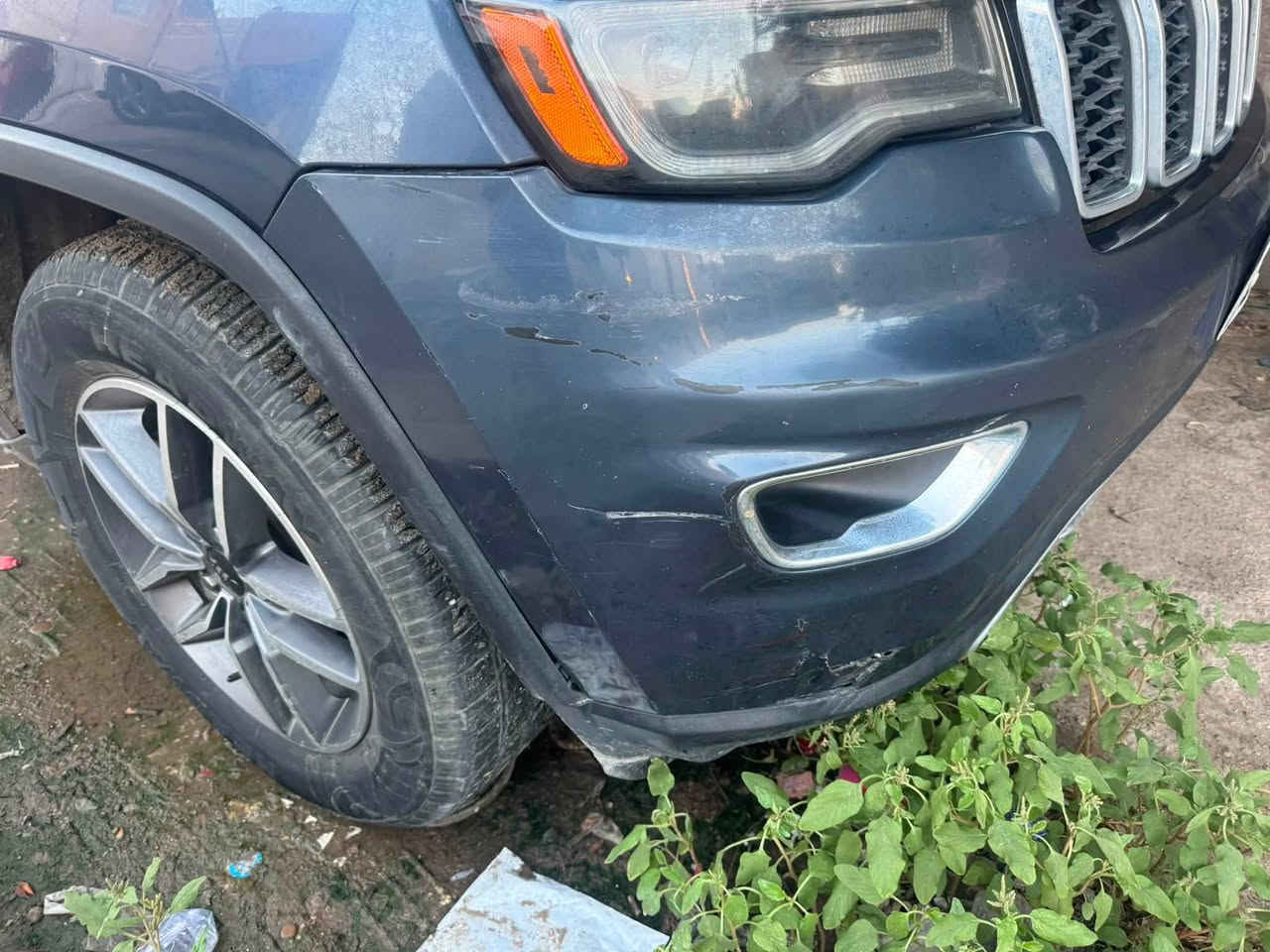 السلام عليكم 

جيب كراند شيروكي لمتد بانوراما 

حادث جانبي بجم كبس ماشيه 59 الف ml

سونار موجود باسمي 

مكان بغداد الجديدة 
***********
