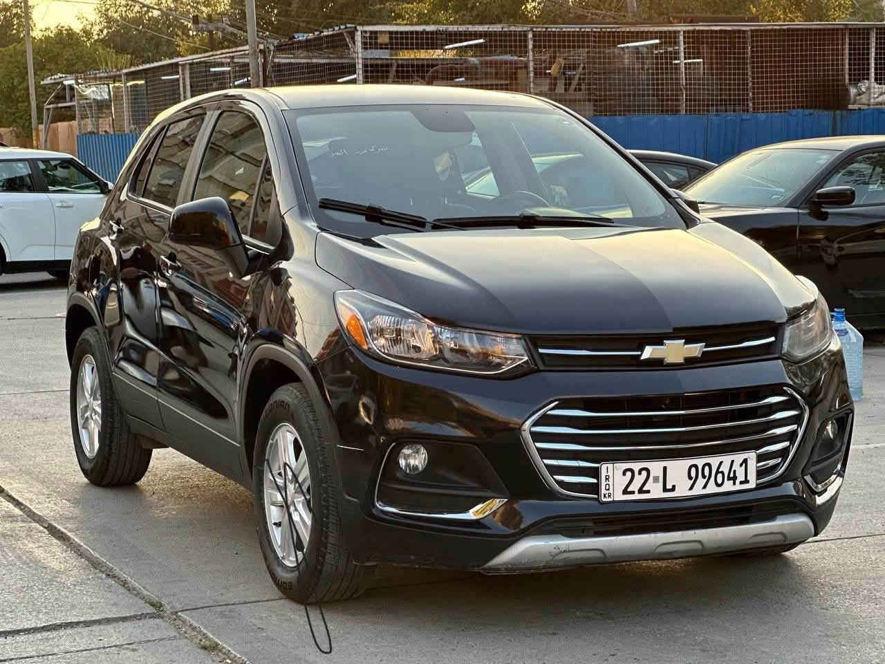 شوفر موديل ٢٢   سياره بعدها زيرو ما ماشيه
كلش جديده  
الاستفسار الاتصال  
فقط تصال 
‭***********‬

نص مكتوب في الصور:
- 44605234