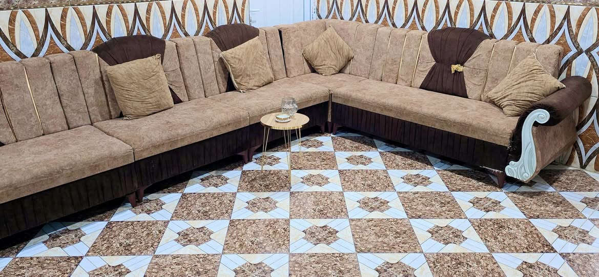 ديوان ١١ مقعد • نضيف • توصيل