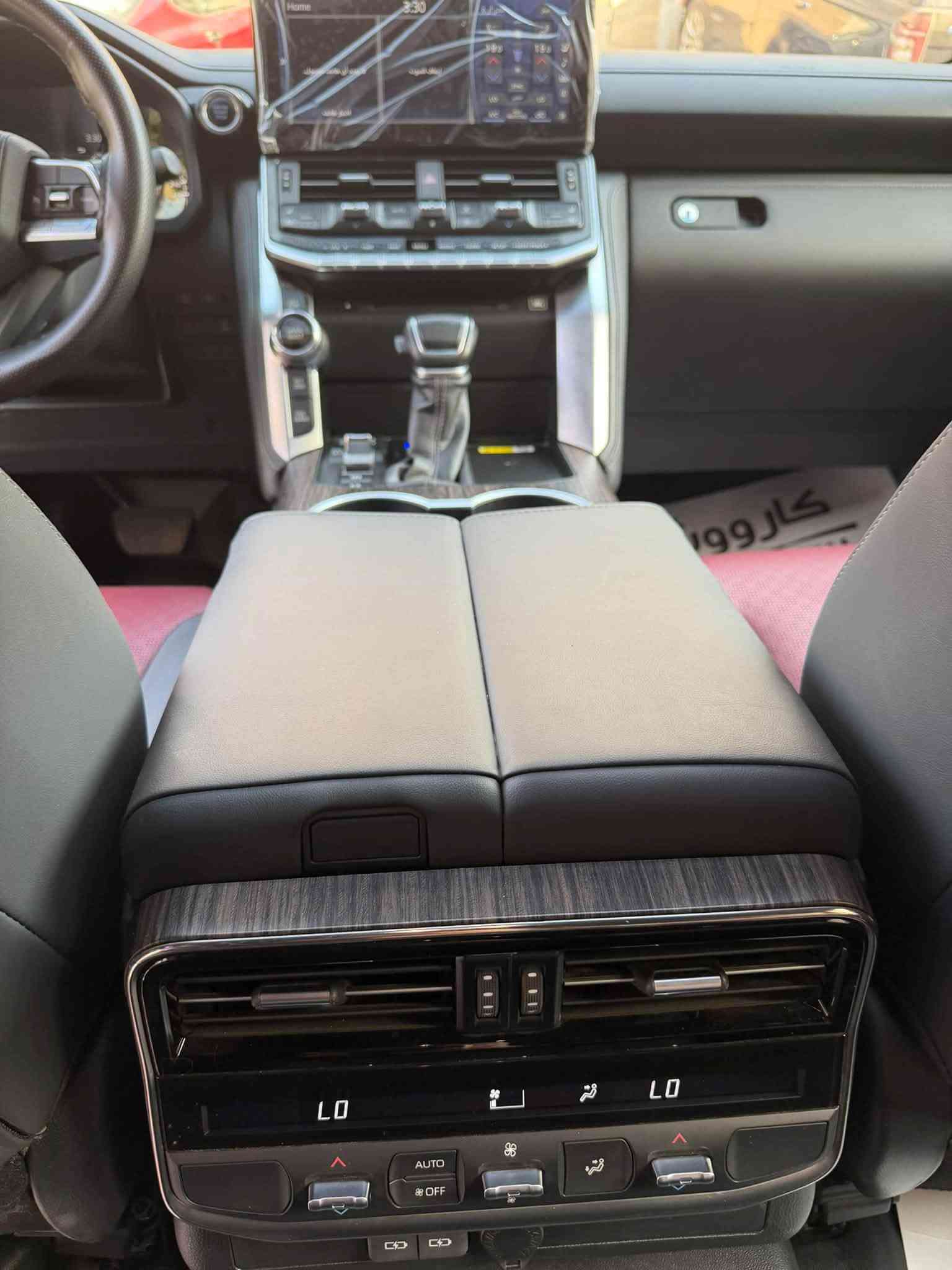 السلام عليكم 🌹
للبيع تويوتا لاندكروزر VX Limited موديل 2024 🚙✨

🔹 اللون الداخلي: أحمر + أسود
🔹 الممشى: 21,000 كم فقط
🔹 الحالة: خالية من الملاحظات

المواصفات:
• أبواب شفط
• 4 كاميرات
• رادار أمامي وجانبي
• حساسات أمامية وخلفية
• كراسي أمامية وخلفية تدفئة وتبريد
• كراسي كهربائية أمامية وخلفية
• مواصفات VX Limited

السيارة نظيفة جداً وبحالة ممتازة، جاهزة للفحص

مكان السياره بغداد حي البنوك
هاتف ***********
