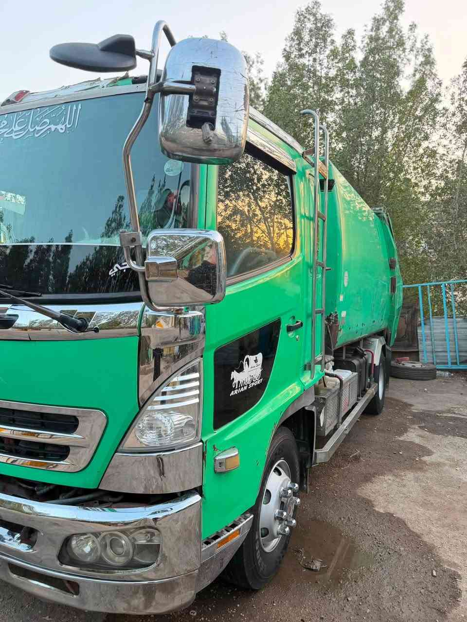 سلام عليكم كابسه 10 مكعب قماره وربع 80 فول عادي سياره خير من الله ونضيفه مكان بغداد الشعله ***********
