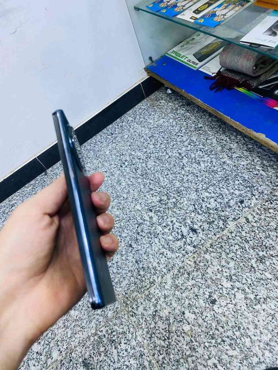 السلام عليكم
تكنو سبارك 20 برو بلاس 
الجهاز وكع مني بدلت الشاشه
وسماعه سبيكر وكفت بس بي صوت السماعه فوك تشتغل لئن هنه ثنينهن يشتغلن سوة 
والكامرة الخلفيه وكفت يرادلهه تبديل 
ولباقي فول 
ذاكرة 256 
دبل سيمكارت 
بطاريه 5000
الجهاز فول 
سعرة 70 الف 
بغداد ***********
