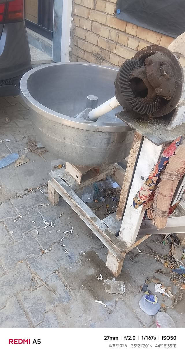 السلام عليكم عجانه للبيع المكان بغداد الحريه السعر 225 للاتصال ***********
