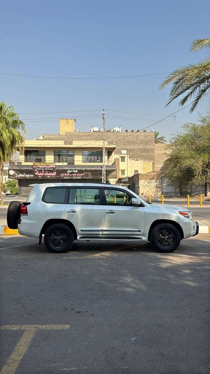 لاندكروز قطري 2012 GXR ( كفاله عامه من الصبغ) 

السعر 🔻 رقم 1

ماشية 138 الف كيلومتر 
 فقط بارد على كد اصبع بالباب الامامي اليمين ومكحل
مغلفة ppf
مغلفة من الداخل عازل صوت وحرارة
سلايت
كشنات جلد كهرباء تلبيسة كشنات ولفت اصلية
مرايات شفط 
ثلاجة
شاشة بلادية مال تويوتا 
كامرة خلفية
حدادية جديدة اصلية شركة
5 تاير جديد
محرك وكير على وضع الشركة 
صيانة لحد الان يم شركة ساز فرع السيدية

رقم صاحب سيارة ***********
