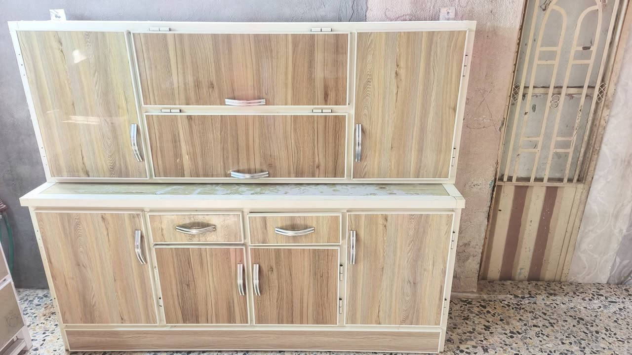 سلام عليكم متوفر كاونتر و معلق مع سنكي مرمر درجه أوله اخو الجديد تجي بعينك شوفه سعره 110
و كاونتر و ملحق باب اول عبالك جديد سعر 300
مكاني نجف و يوجد توصيل فقط داخل النجف 
رقم الهاتف ***********
