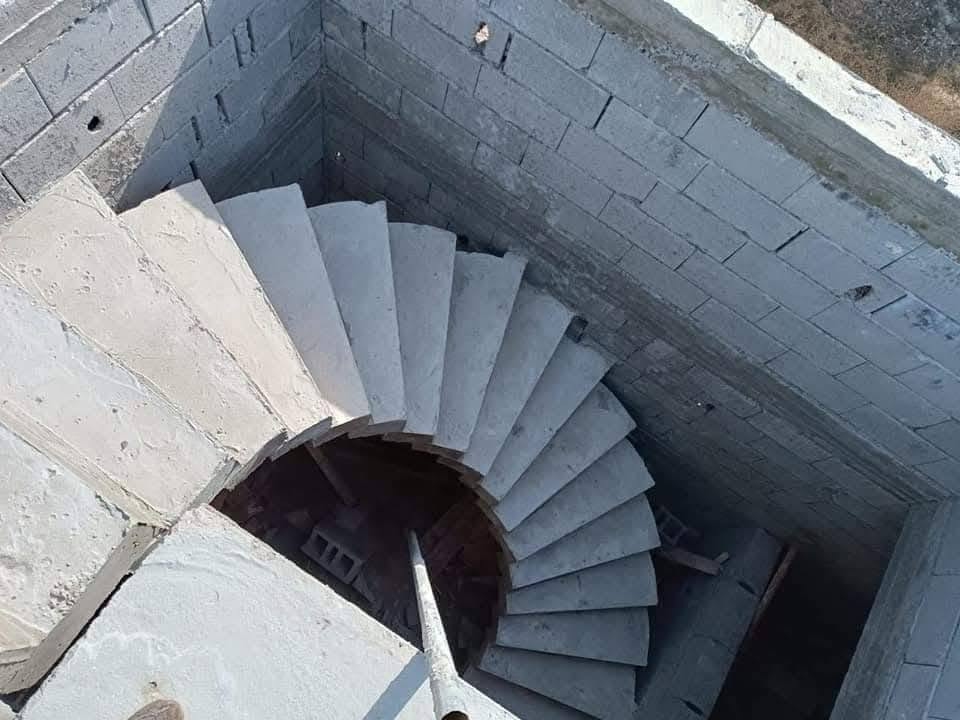 بـنـاء هـيـكـل او مـفـتـاح 🔑
يـبـدء الـعـمـل مـن مـعـالـجـة الـتـربـه 
صـب اسـاس 60×40 
الـشـيـش الايـرانـي  الـروهـيـنـه
ارتـفـاع الـبـتـلـو مـجـاور الـمـنـازل 
مـع ابـواب وشـبـابـيـك تـفـصـال جـنـل ٤مـ٢ــلـم درجـه اولـى والـمـديـل والـنـقـشـه
حـسـب راي صـاحـب الدار 
صـب ربـاط فـوق الابـواب 20فـي30
مـع بـنـاء ارتـفـاع ٣ونـص 
مـع سـقـف والـدرج وشـبـكـة كـهـربـاء 
وصـب الـبـيـتونـه والـمـنـهـولـه والـدنـك للـبـاب الـخـارجـي 
يـنـتـهـي عـمـل  الـهـيـكـل 
يـبـدء الـتـشـطـيب 
مـن تـئـسـيس الـمـاء والـمـجـاري والـكـهـربـاء بـوري مـاء نـوع تـركـي مـع الـصـحـيـات  الـجـيـده مـع بـوري مـجـاري ابـو 4عـراقـي 10 بار مـع بـوري كـهـربـاء نـوع الـفـرحـات مـع وايـر تـسـلـيـك الامـتـحـده والـنـقـاط حـسـب الـرغـبـه
مـع صـب الارضـيـه صـبة نـظافــه ومـعـالـجـتـهـا مـن الارضـه قبـل اللـبـخ 
ولـبـخ الـمـنـزل مـن الـداخـل والـخـارج يـكـون لـبـخ الـسـقـوف بـالـجـص والـبـورك 
والـجـدار بالاسـمـنـت والـبـورك
مـع تـطـبـيـك سـيـرامـيـك الارضـيـه والـجـدارن الـمـطـبـخ والـصـحـيات فـقـط سـعـر الـسـرامـيك لايـتـجـاوز 7 الـف للـمـتـر الارضــي والـجـداري
  تـقـطيع وصـبـغ الـواجـه بالـفـوم الـتـركـي الـبـسـيـط 
وربـط الكـهـربـاء كـامـلـه  والـصـحـيات الـنـوع الـجـيـد الاردنـي والـتـركـي كـامـلـه
وشـد ابـواب الـخـشـب وابـواب الـبـي بـي سـي للـصـحـيـات ويـكـون سـعـر الـبـاب لايـتـجـاوز 150 الـف
مـع ٢ تـانـكـي مـاء 1طن للاسـالـه الـسـعـر 100الـف 1طـن مـاء حـلـو الـسعـر 100الـف
والـسـطـح ايـزوكـام سـعـر الـمـتر 5الـف مـع تـطـبـيـك الـسـلـم مــرمــر سـعـر الـبـايـه مـع مـرايـه 20الـف  مـع مـحـجـر اللـمـنـيـوم ٤خـطـوط سـعـر الـمـتـر 50الـف
وشـد الـجـام 
وربـط مـغـسـلـه داخـلـيه وخـارجـيـه لايتجاوز سـعـرهـا ٥٠ الـف
مـع كـيـزر حــسـاوي ١٢٠لـتــر الـسـعـر 100الـف
مـع شـد مــراوح الـغـرف
 وصـبـغ الابـواب الـحـديـد مـع شـد 
كل غـرفـه ٤ كـلـوب انـاره الـسـعـر 7الـف
مـع مــروحه نـوع تـركـي الـسـعـر 50الـف 
سـعـر الـخـلاط لايـتـجـاوز 25الـف
سـعـر الـغـربـي لايـتـجاوز 125الـف
يـحـق لـصـاحب الـدار اخـتـيـار الاشـيـاء اذا كـانـت لاتـخـالـف الاسـعـار الـمـتـفـق عـلـيـهـا
ابـو حسين  الـعـامـري للـمـقاولات
هاتف 

#واتــســاب ‎***********
او تــــصــال
