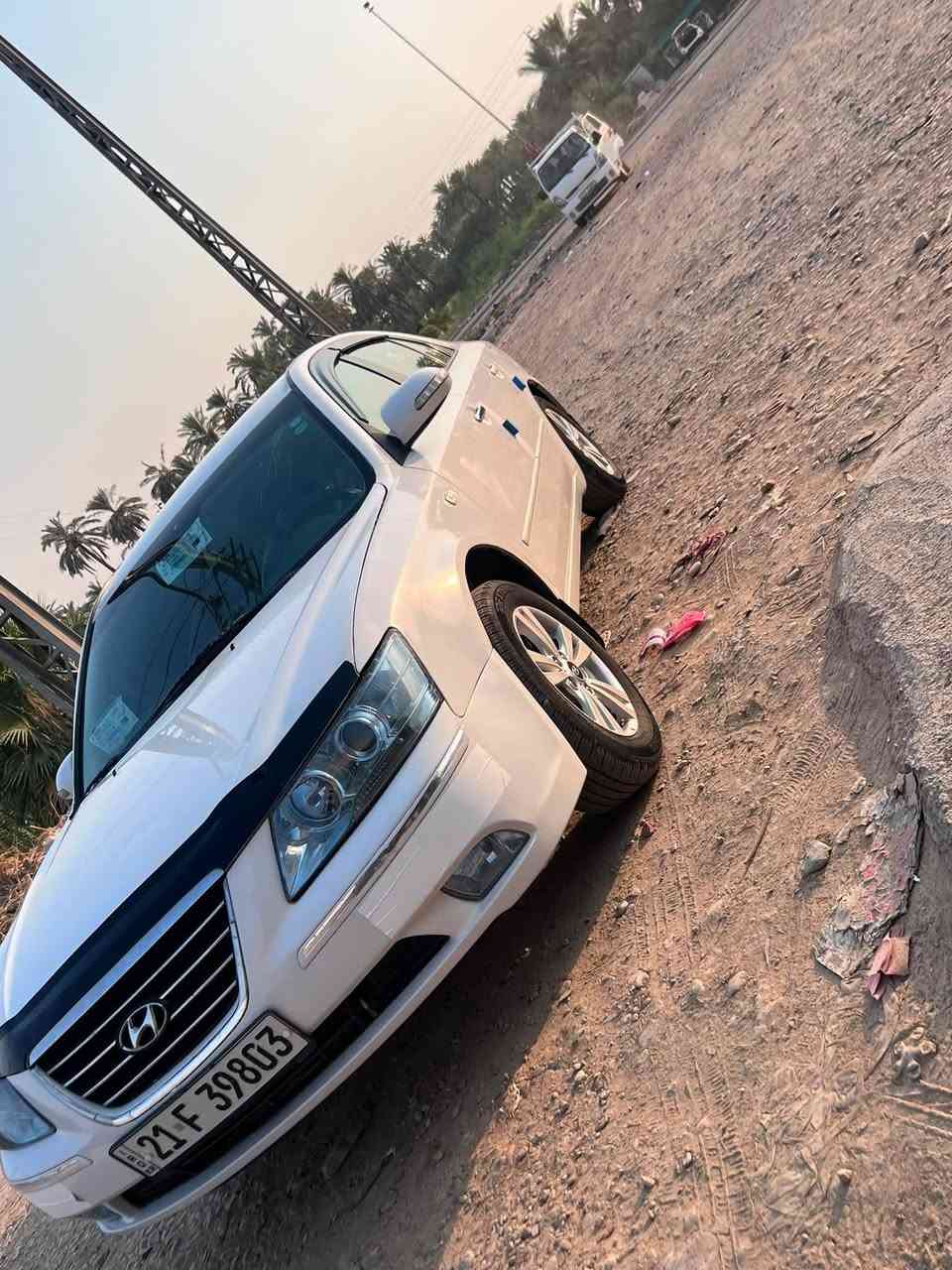 السلام عليكم سيارة سوناتا 2009خليجي مكينه 2000بيها قطعتين ونص صبغ بدون دواخل كير مكينه جديد تخم تاير جديد حداده جديد تبريد شغال بيها منضومه غاز سنويه باسمي تحويل مباشر سياره مابيها اي نقص مكان السياره واسط الحفريه رقم الهاتف ***********
