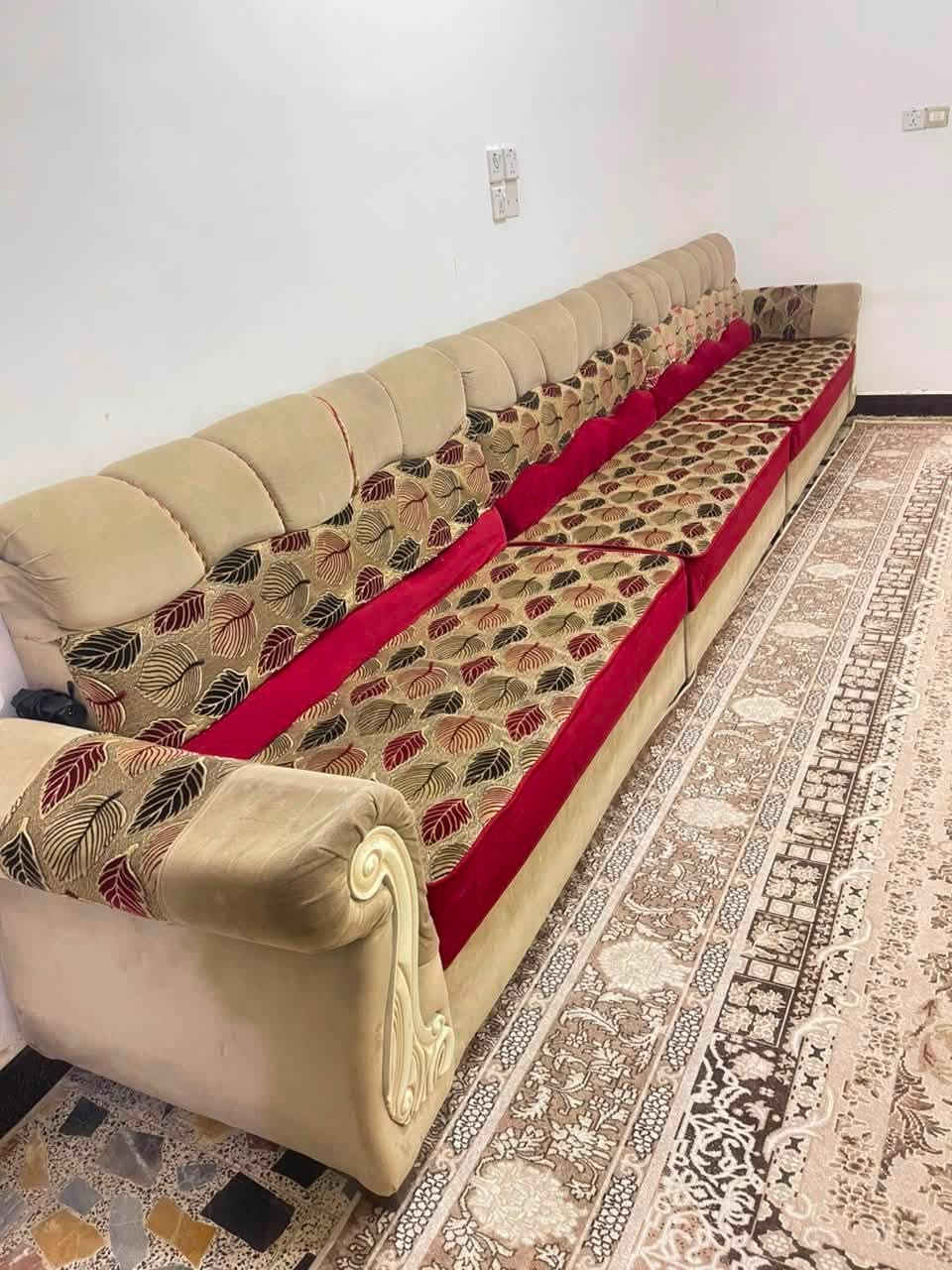 قنفات بحالة جيده للبيع السعر ٢٥٠ ألف وبيهن مجال رقم الهاتف *********** مكان صراجي عريسان

