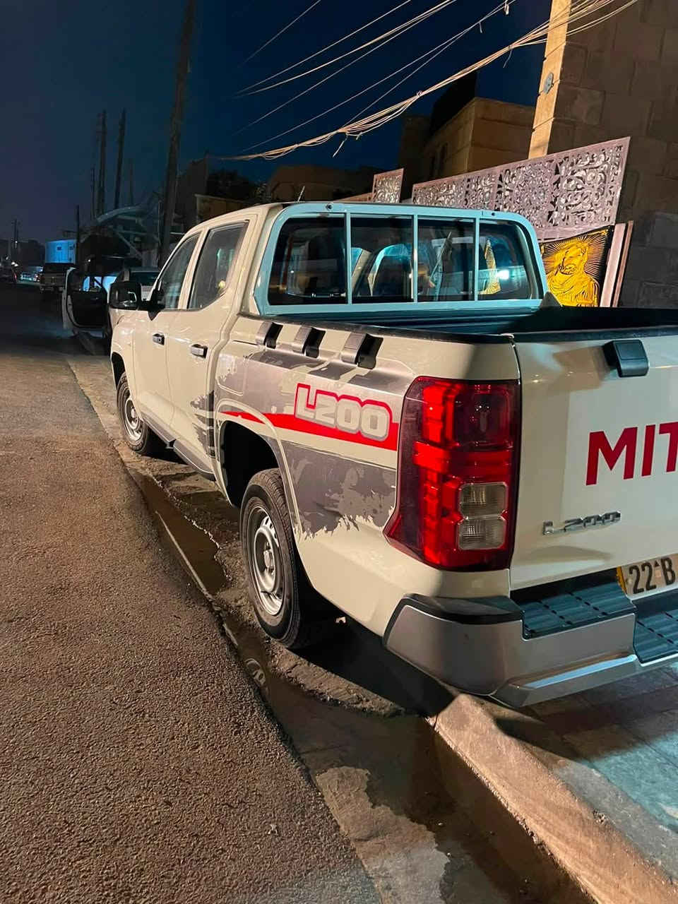 � للبيع ميتسوبيشي L200 موديل 2025 🚨
🔹 مكينة كاز (ديزل)
🔹 كير عادي
🔹 ماشية فقط 84 ألف
🔹 استخدام شخصي
🔹 بسمي + سنوية وهزة جديدة
🔹 السيارة نظيفة وجاهزة للاستخدام
🔹 بيها صبغ جاملغ وبنيد
🔹 السيارة ما بيها أي نقص 

📍 مكاني: بغداد – كرادة

💰 السعر جداً مناسب
📞 ***********
