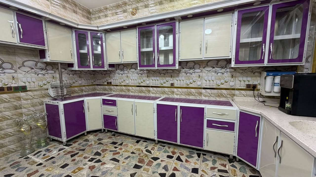 كاونتر للبيع المنيوم تفصال درجة اولى داير المنيوم كلة تركي كلفني ٥ ملايين رايدة بنص السعر بيع مستعجل لئن عندي تحويل وبي مجال للشراي للاستفسار اتصل على الرقم ***********
