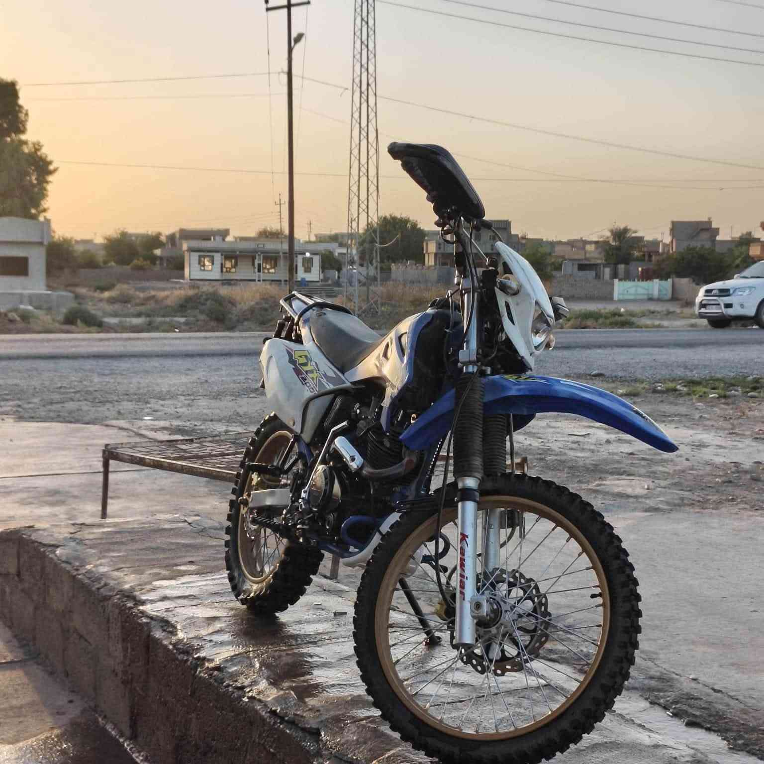 السلام عليكم بيع مستعجل كاوير 250 محرك ستندر كهربائيات كلا شغاله دبلات شرط بعدو مامبنجر  بي لحيم جيها وحده ونطي شرط بي لاتوضيج لاكثر المكان جنوب الموصل قريه السفينه ***********
