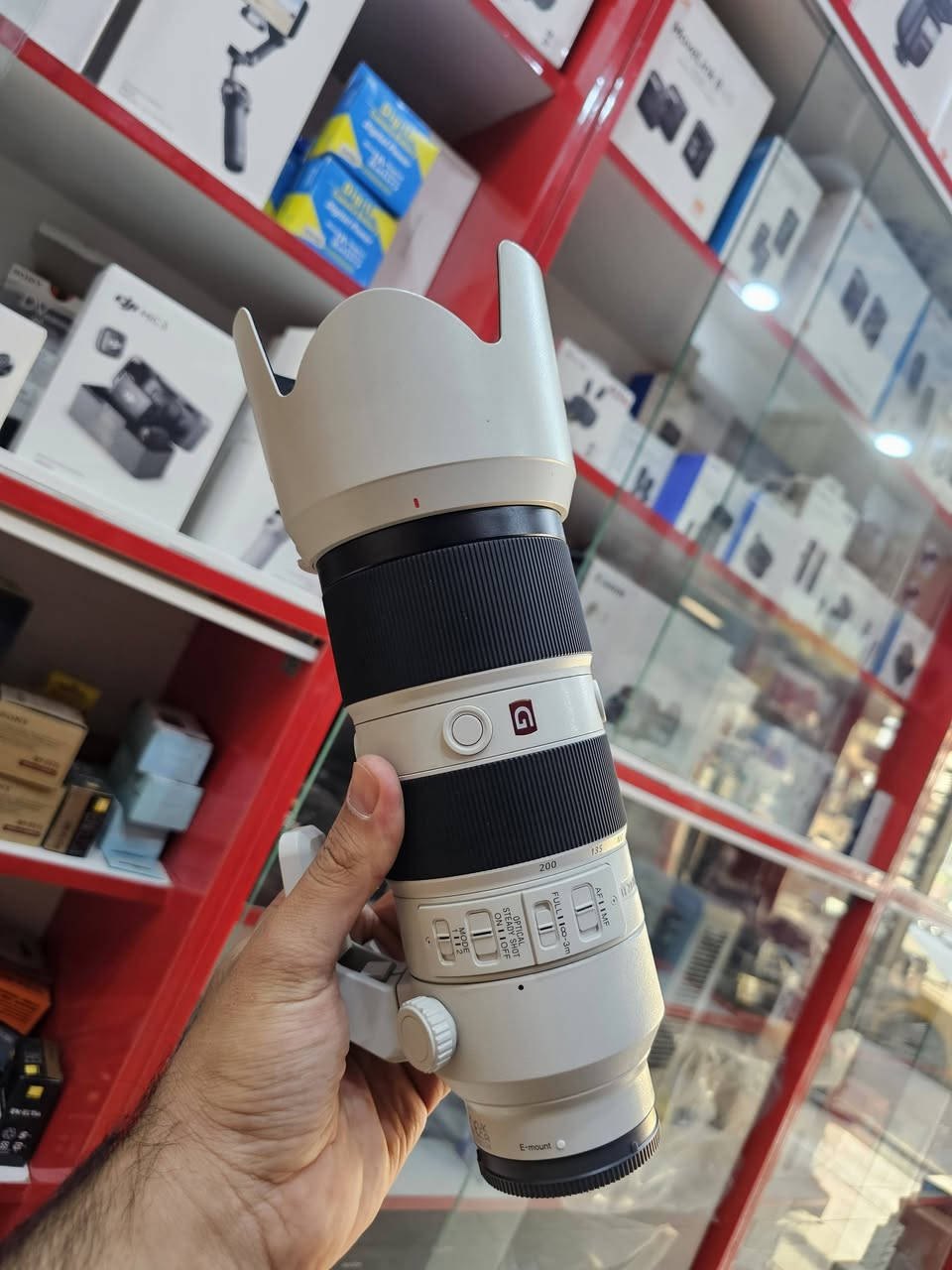 70-200 GM سوني الاصدار الأول 
نظافته 💯/💯 
أي استفسار على الخاص او الاتصال 
***********
***********
