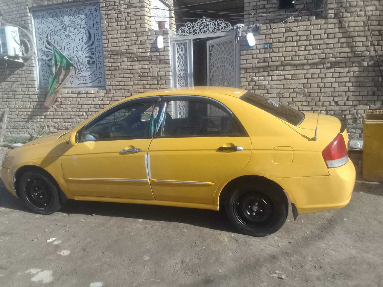 السلام عليكم كيه سيراتوو 2008  خليجيه البيع او مراوس. مكينتها وكير نعمه.  تبريدها خير من الله. حداديه نضيفه  ودواخلها حلوه سياره مال شغل. ملاحضه بيها قطعتين جاملق وبنيد  وضربه بسيطه يم قبق بنزين جف ايد  ***********
