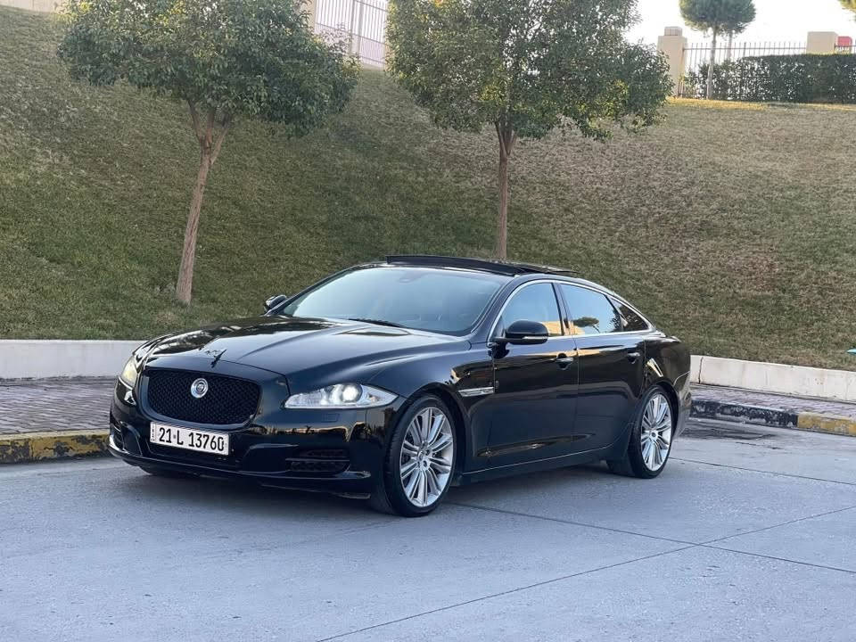 الفخامة البريطانية جاكوار 🇬🇧🇬🇧xjl لارج باب طويل 

السياره خليجي 2011

محرك 8 سلندر بدون سوبر  المرغوب

✅ السياره فول مواصفات 

🛑 بانوراما 

🛑 مقاعد جلد 

🛑كشن وستيرن خزن 

🛑 بريك بصمة 

🛑 صندوق شفط

🛑 سستمً صوت مميز 

🛑 برده خلفية والابواب الخلفية

🛑 ميز طعام خلفي بالكشنات

🛑 كاميرا 

🛑 حساسات ٣٦٠ درجه 

🛑 بصمة

🛑 لايت زينون

🛑 كشنات تبريد تدفئة

🛑 اناره داخلية 

🛑 كشنات كهرباء 

🛑 جنطة كهرباء 

السياره بيها اكثر من هاي المواصفات ماتنذكر كلها 

 ✅ رقم سليمانية 

السعر جداا مناسب بل نسبه لهيج سياره مميزه وقويه وبيها متعه بل قياده 

السعر 105  ورقه فقط 💵💵
بيها مجال حك الجيه 
مكاني بغداد
***********
