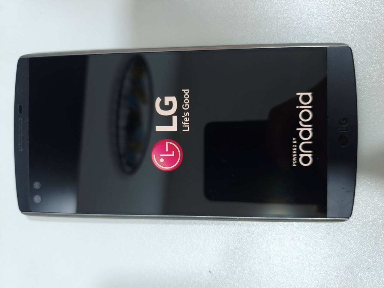 تلفون LG V10
السعر 50 وبي مجال 
ذاكرة64
الجهاز فول نظافة 
شغال مابي اي مشكلة 
نقص بطارية فقط يشتغل دقيقتين ويطفة بطاريته منتهية 
عنواني حلة مركز
***********

