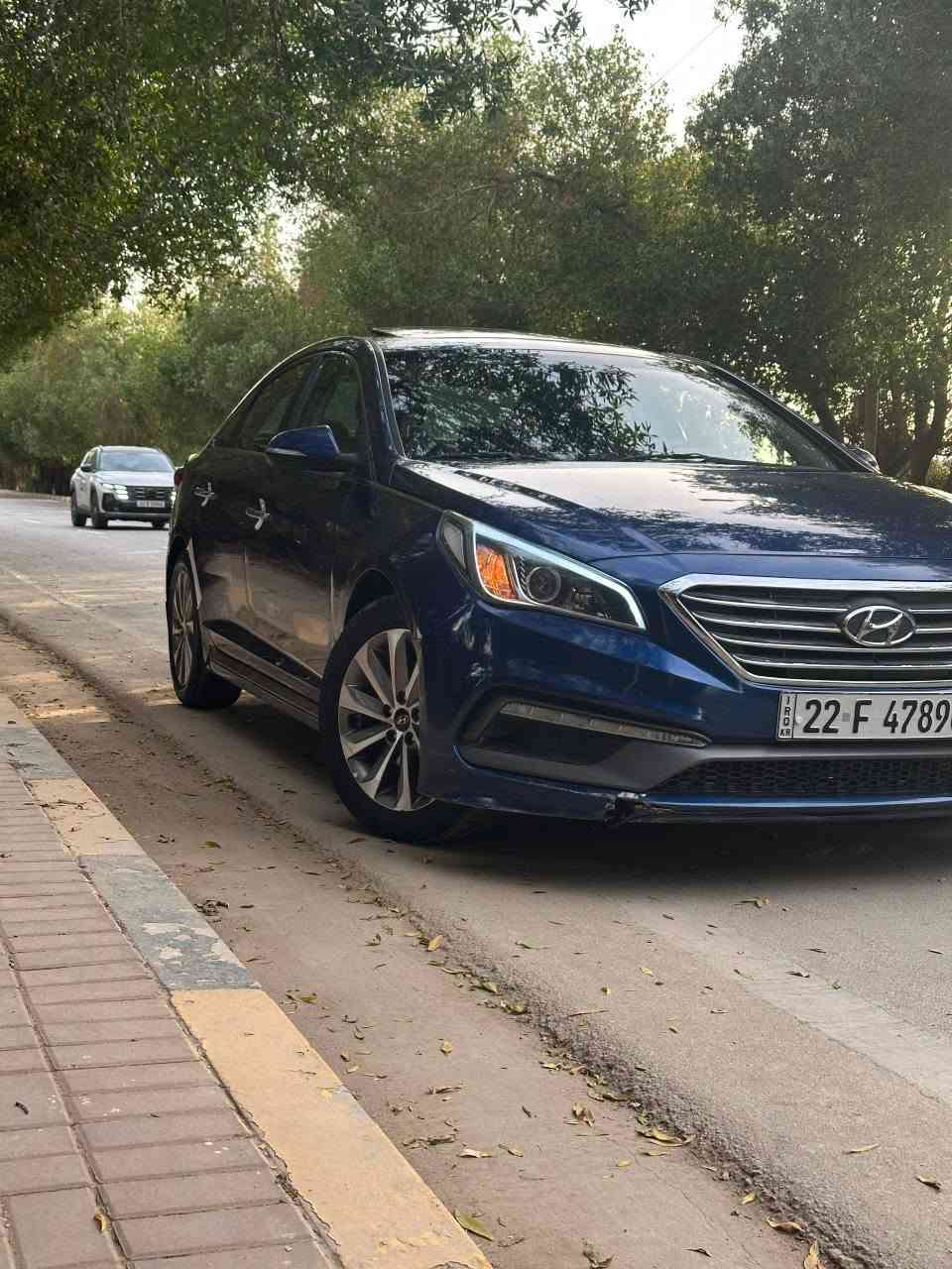 السلام عليكم 
سوناتا 2016 فول sport 
2400GDI  مكينه 
ماشيه 103 الف ميل 
دبل صالنصه 
فتحه 
بصمه 
كشنات جلد 
كشنات تدفئه 
كشن السايق كهربائي 
3 انضمه قياده ( سبورت . عادي . وايكو ) 
شاشه كبيره لمس  ( ابل كار بلي . آندرويد اوتو ) 
تحكمات ستيرن 
كامره خلفيه دواره 
دوس نيكل بلاد 
يدات نيكل بلاد 
لايتات امامي خليجي فول لد + لد لكزز مع الاشاره 
بك لايت لد 
جنطه ذكيه تفتح عند الاقتراب 
نضام ترحيب 
تبريد شغال 
تدفئه شغال 
سبير ما نازل  
حادث السياره جاملغ وبنيد 
السياره بيه جمالغ وبنيد وباب خلف السايق مبدل بدون قطره صبغ  
جاملغ عكس السايق صبغ  
باب السايق شبرين بارد 
 كفاله محرك كير  
لغود كفال 
اما الشواصي الشاصي الايسر بي رصعه على كد اصبعين بس  
السعر  128 وبي مجال انزل ويه شراي وبيك خير وتدلل 
 
وبيه واتساب تواجد قليل عله فيس خاف تراسلني   *********** النجف, العراق

