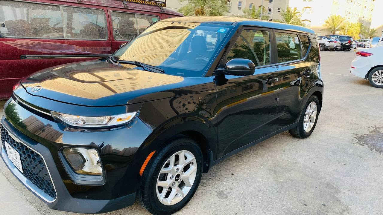 صول موديل 2020 فئة ال S
لون اسود ماشية 80  الف كيلو متر 
مكينة 2000 دوش كير cvt 
وارد امريكي 
سعره 126وبيها مجال
***********
