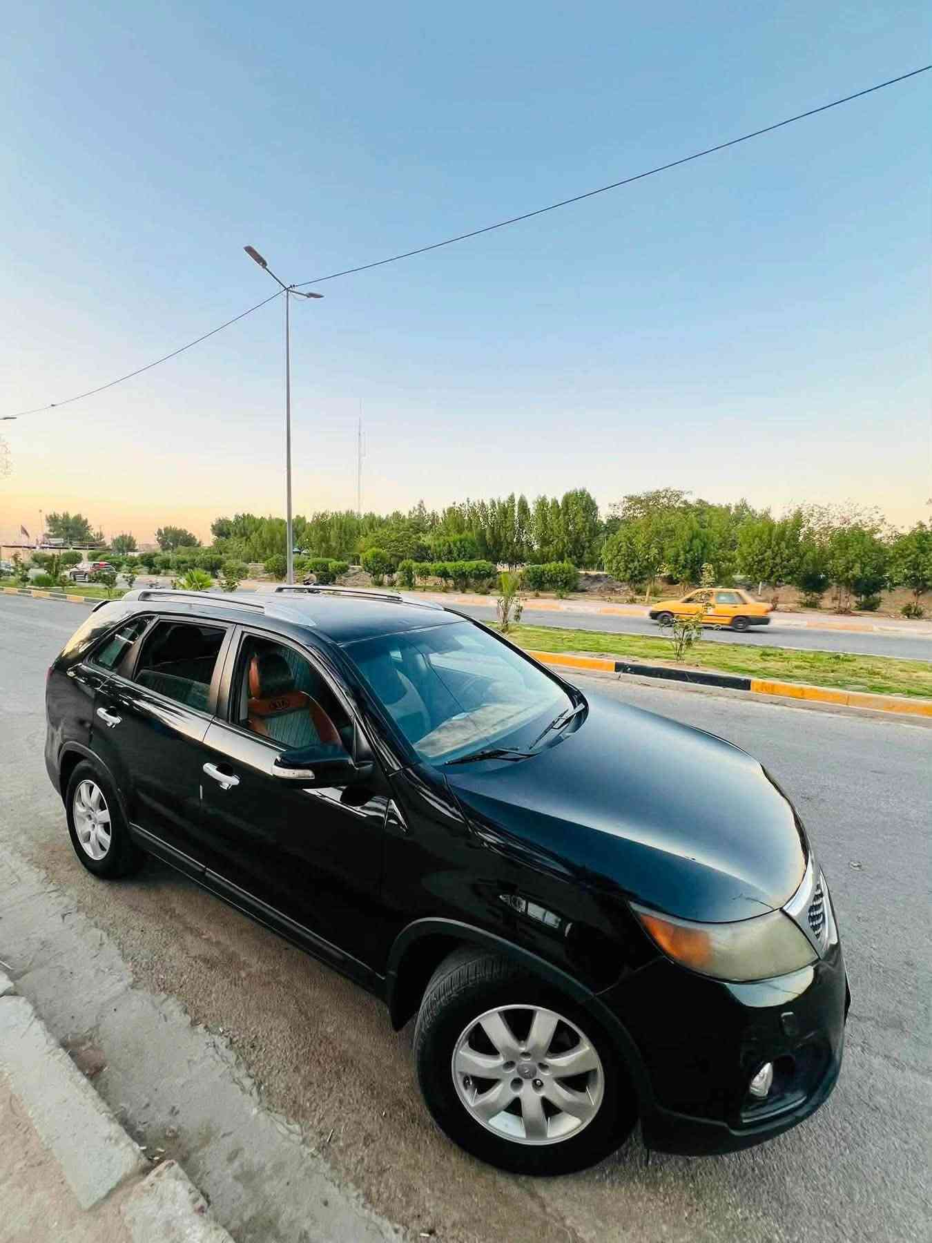 سورنتو موديل 13 سياره مابيها اي نقوصات غير بور ستيرن وغاز للتبريد من باقي النواحي السياره كامله عارضها 95 وبيها مجال 
*********** 
سنويه بأسمي جديده 
مكاني كربلاء طويريج
