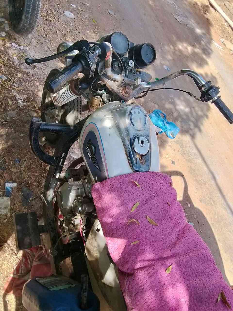 ستوته لبيع موديل 14 وراقه ضيعه شاصي مكفول سعر 800 وبي مجال العنوان ناصريه يم حي الصناعي مقبيل العمل مال الغاز *********** كربايات كله شغال
