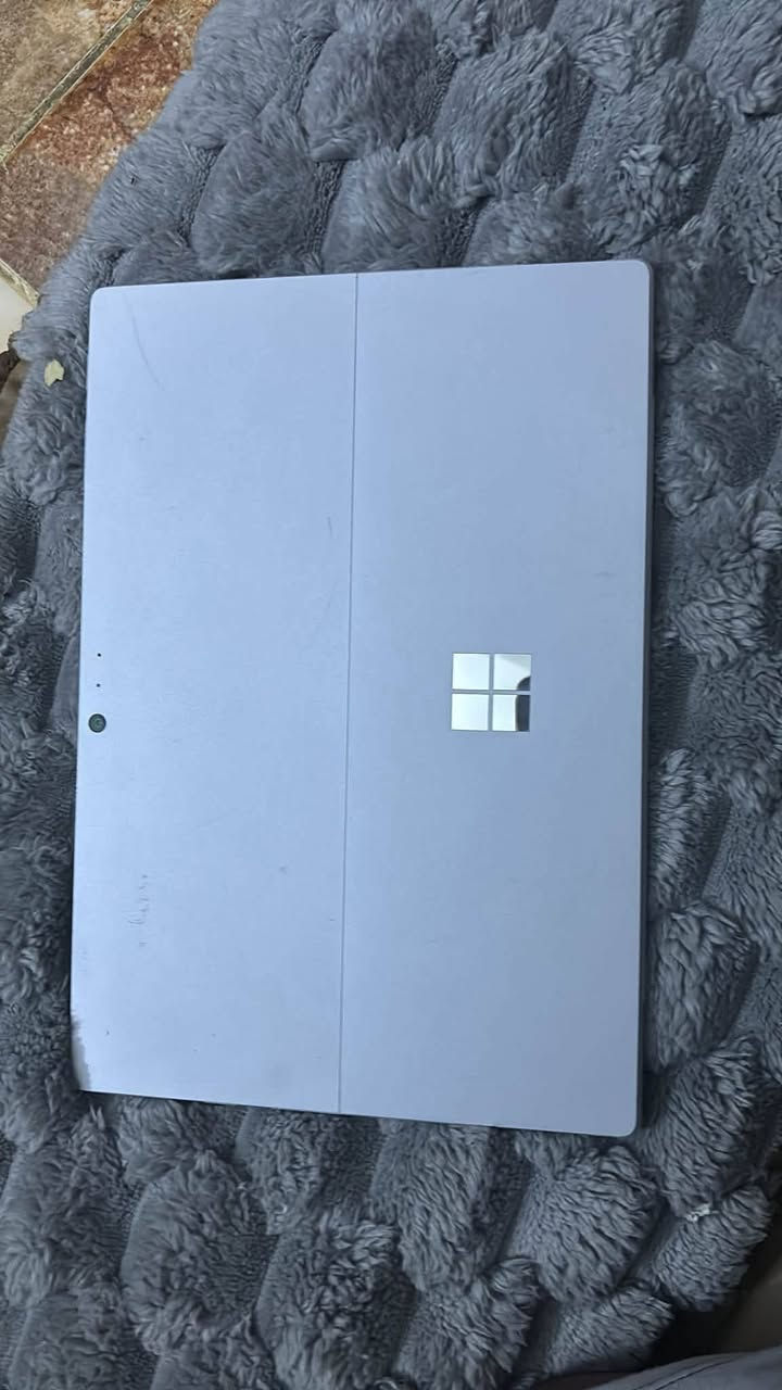 Surface Pro 4 • i5-6300U • SSD 256GB