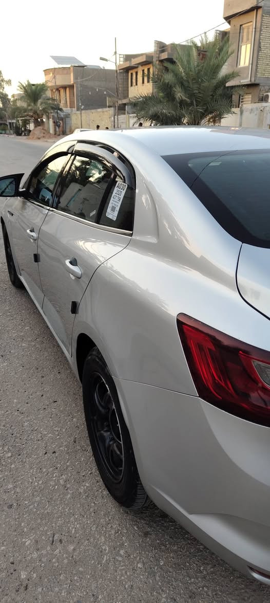 للبيع رينو ميگان 2019  90 ورقة رقم بغداد السياره حره تحويل ثاني يوم مكان السياره النجف السياره ما بيها نقص تبريد شغال تخم تاير السياره بيها فقط بارد قليل للتواصل ***********
