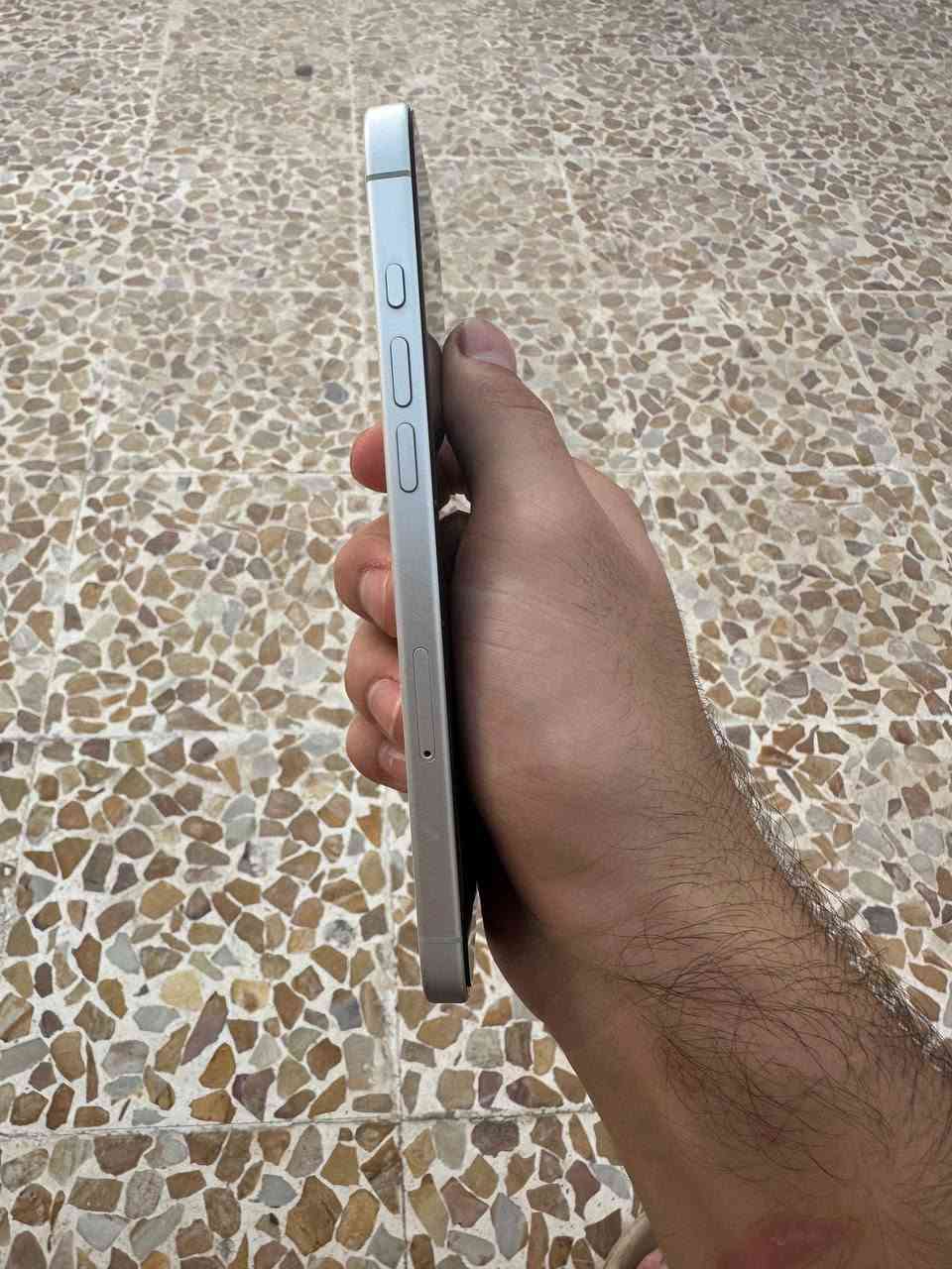 ايفون ١٦ بلس  مشحون 192مره
بطاريه 100
ذاكره ١٢٨ 
الجهاز ما مفتوح وما مبدل بي اي شي جهاز شخط مابي نضافه 100/💯 
كارتون و الكيبل موجودات 
السعر مليون و ٥٠ الف رقمي *********** مكاني موصل جانب الأيسر حي الميثاق

نص مكتوب في الصور:
- حالة البطارية
- عادية
- تعمل بطارية iPhone هذه على النحو المتوقع. حول البطارية والضمان...
- الحد الأقصى للقدرة
- ١٠٠٪
- هذا قياس لقدرة البطارية مقارنة بقدرتها عندما كانت جديدة. قد تتسبب القدرة المنخفضة بتقليل ساعات الاستخدام بين عملية الشحن والأخرى.
- عدد الدورات
- ١٩٢
- هذا هو عدد مرات استهلاك iPhone لقدرة البطارية.
- معرفة المزيد...
- تاريخ التصنيع
- أيار ٢٠٢٥
- أول استخدام
- كانون الأول ٢٠٢٥
