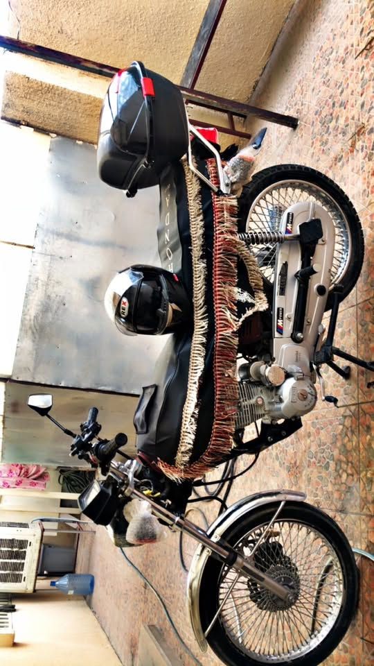 السلام عليكم ورحمة الله وبركاته نامه برو 2021 مكينة 150cc سلف هندر النضافة گدامكم كل عيب مابيها كهربائيات كلشي شغال باتري جديد هورن اشارات گلوبات سلف المكينة صافية ومابيها كل صوت الصالنصه ام الصوت عليها وياها زوج مرايه جدد السعر 550 الف متشتري لتكسر بيها حلالي عساني اطلب عليها مليون هذا رقمي ***********
