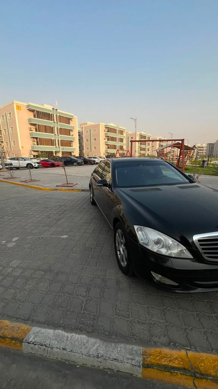 سلام عليكم مارسيدس موديل 2009
‏s350 محرك 6 سلندر سيارة نضيفة رقم أربيل تبريد ثلج 
مكينة كير جديد سيارة كفالة سعرها 180 وبيها مجال للطيبين مكان بصرة رقم الهاتف ***********
