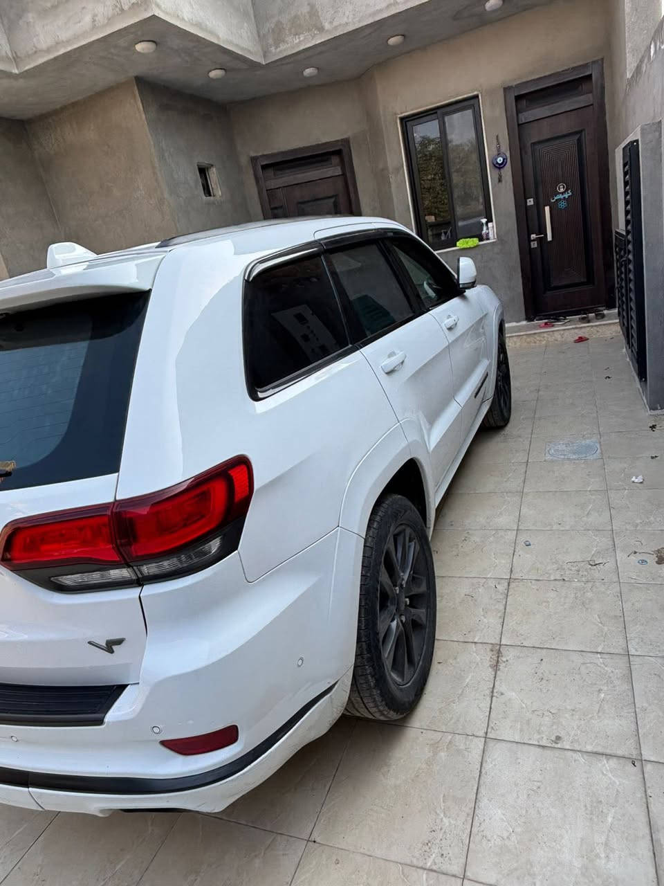 جيب لاريدو سومت ٢٠١٨ فول مواصفات    *********** غير متواجد بل. فيس السعر خاص مكان سياره بغداد
