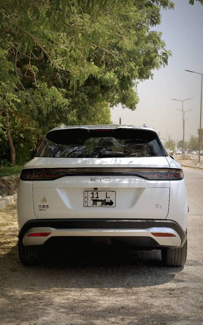BYD SONG L 
رقم بغداد 
موقع السيارة بغداد
لون ابيض 
موديل 2025
بطارية كبيرة 120 كيلو
انارة داخلية Led
فتحة سقف بانوراميه
حساسات امامية خلفية
كرسي كهرباء
جنطه كهرباء
كاميرات محيطية
اوتوهوولد
الممشى 13000 كيلومتر
السعر رد تلقائي 
*********** بغداد, العراق
