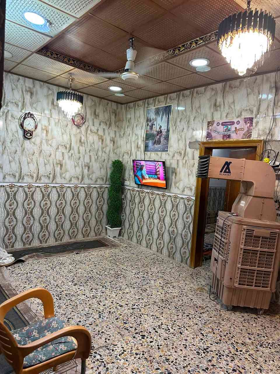‏سلام عليكم البيت للبيع العنوان كربلاء ناحية الحر منطقة رشدية مساحة البيت 110 ￼ سنة البيت طابو زراعي 25 سنة الاستفسار على هذا الرقم *********** ￼￼
