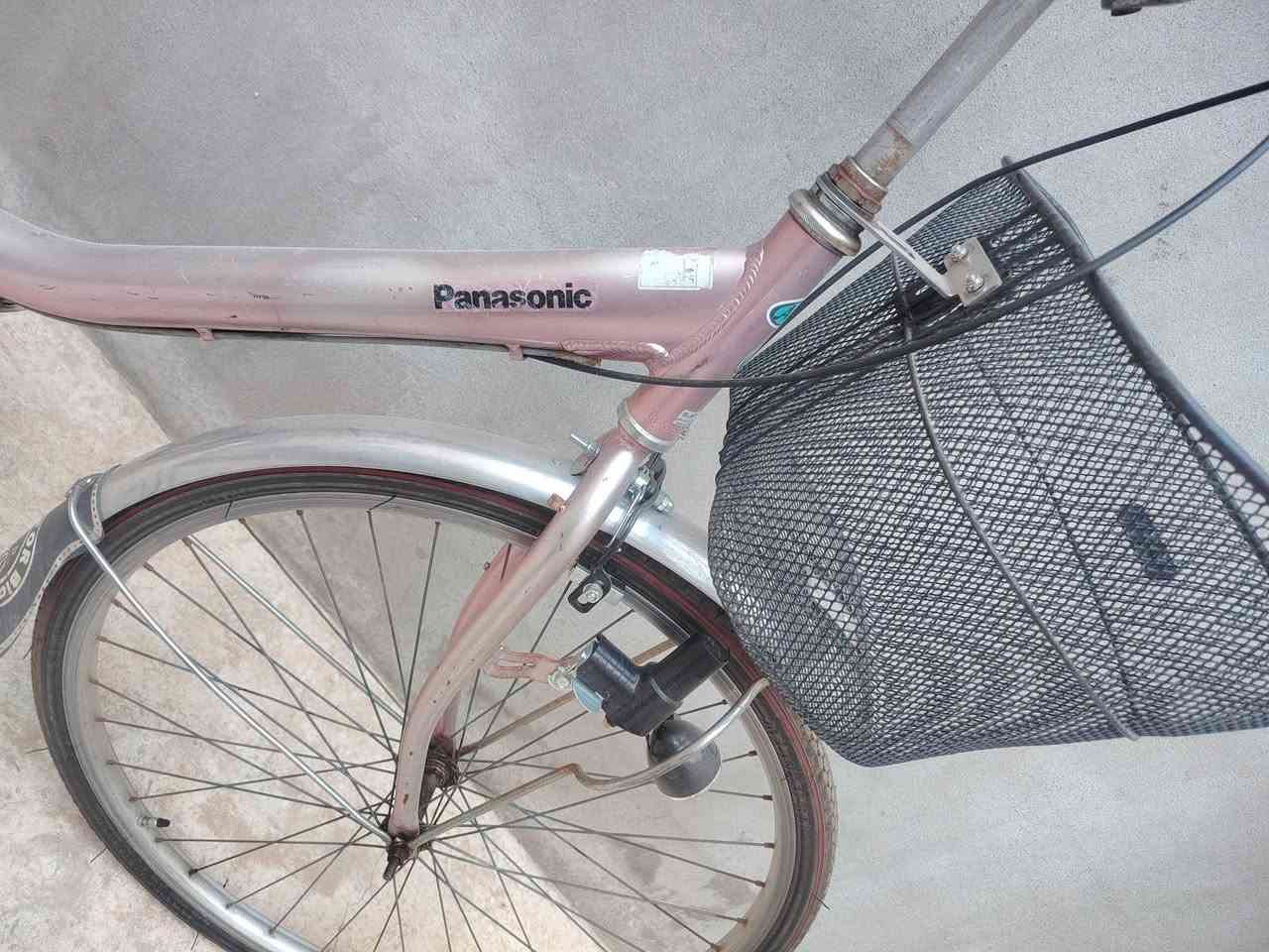 بايسكل بالة ياباني حجم 26 من ماركة Panasonic خفيف الوزن نظافة تامة جاهز من كل شي مابي اي عيب السعر 80 الف للتواصل *********** المكان كركوك / حي الزوراء /قرب صيدلية الزين.
