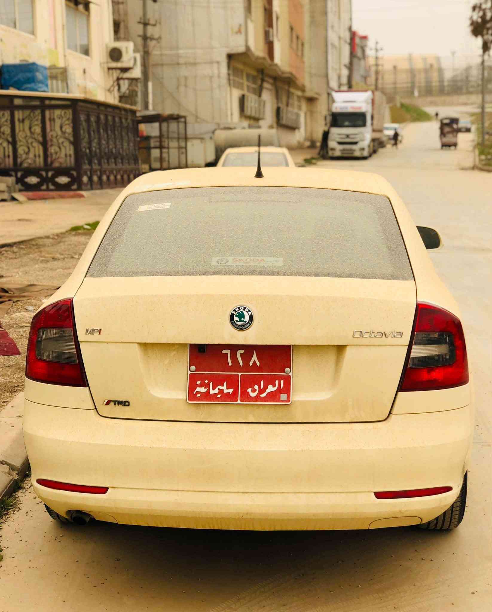 Skoda octavia 
Model 2013 
سکۆدای مەکینە ١٦ گێرعادی سەیارەکە هیچ بۆیاخی نیە  و نمونەیە لە جوان و پاکی ٤٠٠ هەزار ڕۆشتووە و گێرو مەکینەی بیلادیە 
هەرکەس ویستی مەسج بکات ***********

