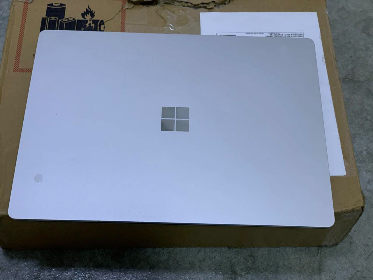 مايكروسوفت سيرفس • i7-1065G7 • 16 جيجا رام