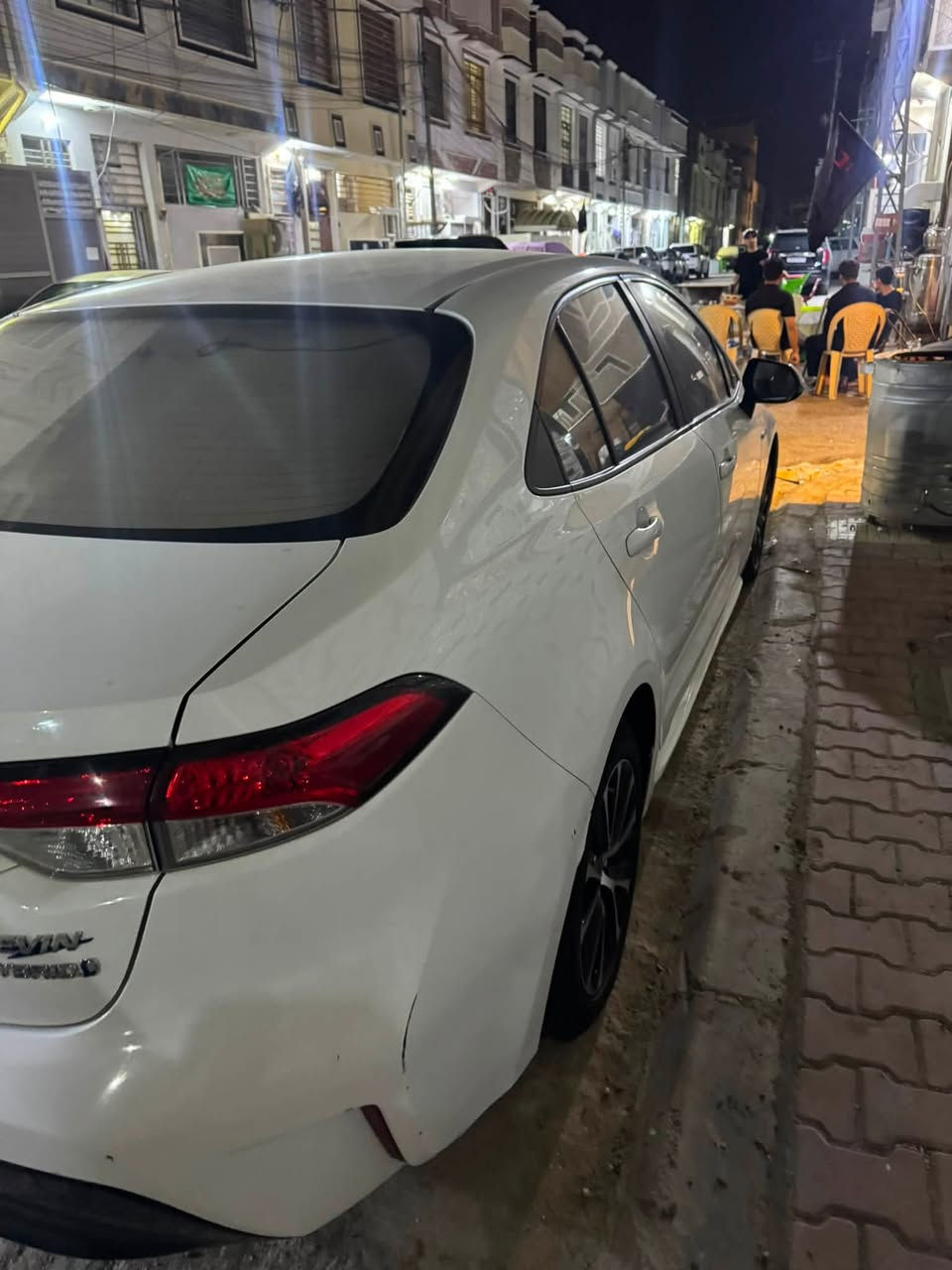 كورلا موديل 2024 ماشيه بل70 بغداد بسمي بيه ذني الملاحضات ولمرايات الجانبيه هم مكسورات يحتاجلهن تركيب الرقم ***********
